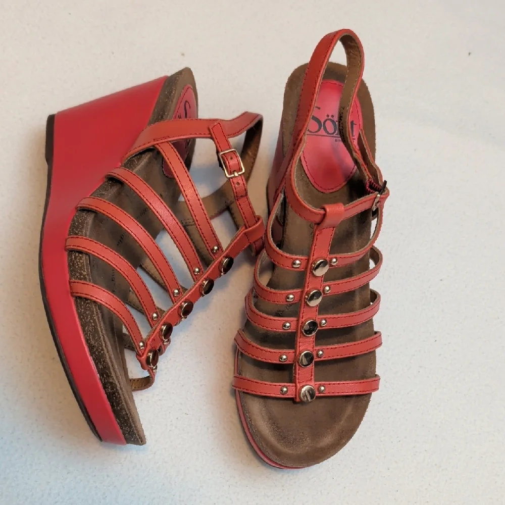 Sofft Strappy Coral Wedge Sandals w/ Gold Embellishments - Size 7.5 - Picture 1 of 6